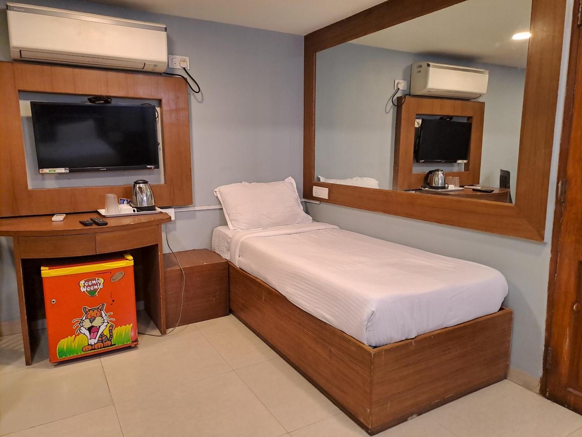 Hotel Cruz Royale มุมไบ ภายนอก รูปภาพ
