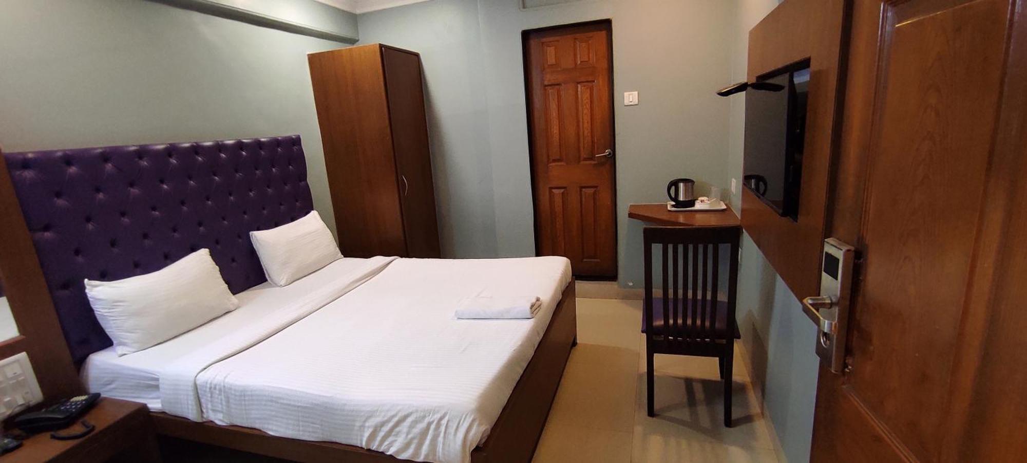 Hotel Cruz Royale มุมไบ ภายนอก รูปภาพ